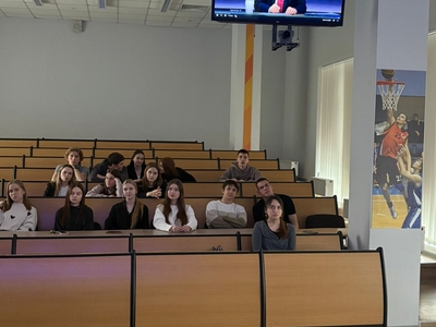 Студенты гр. 24342 в рамках дисциплины ОРГ смотрели трансляцию подведения итогов 2024 года президентом страны Владимиром Владимировичем Путиным.