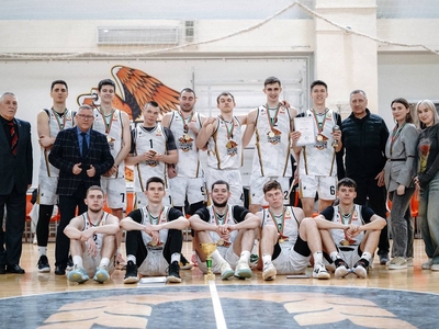 Golden Duo: Winged Bars are champions of the Student Basketball League