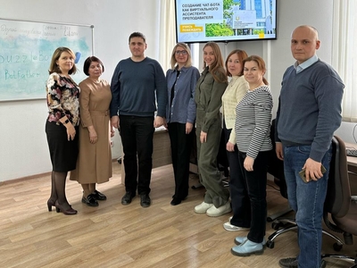 Teachers to colleagues: master class on creating assistant bots