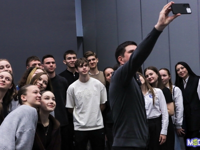Head of the Administration of Vakhitovsky and Privolzhsky districts of Kazan met with students of Volga Region University 