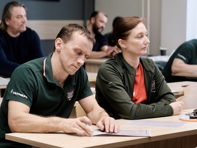 Первый поток тренеров по хоккею завершил обучение в Поволжском Университете