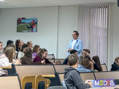 Үзара әңгәмә: югары уку йорты студентлары "фикерләү тозакларын" ничек җиңәргә икәнен белделәр