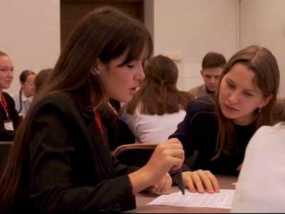 Военно-исторический маршрут по Казани первокурсниц колледжа победил в республиканском кейс-чемпионате