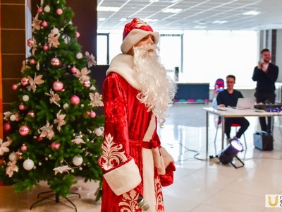 Коллектив вуза отправил более 900 новогодних подарков для детей из Лисичанска и Рубежного