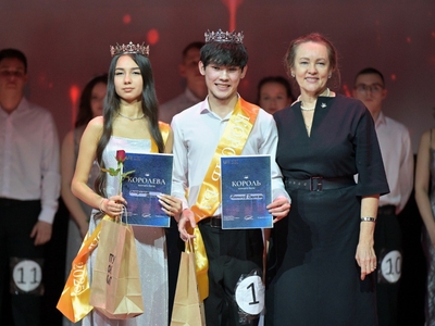 «Белый танец» в блеске предновогоднего чуда – в вузе прошел «Зимний бал»