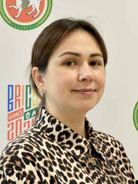 Чегринцева (Николаева) Елена Васильевна